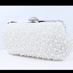 Pearl clutch